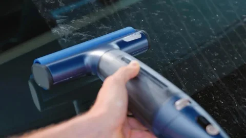 Diisea C7 ile bir bardak suyla otomobil yıkama dönemi