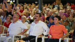 Dikili'de 30 Ağustos coşkusu meydanlara taştı