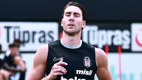 Dusan Vlahovic Beşiktaş ile ilk antrenmanına çıktı
