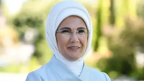 Emine Erdoğan'dan AK Parti'nin 25. kuruluş yıl dönümü programına ilişkin paylaşım