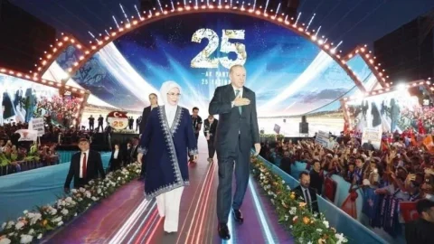 Erdoğan'dan AK Parti'nin 25'inci yılında kilit mesajlar