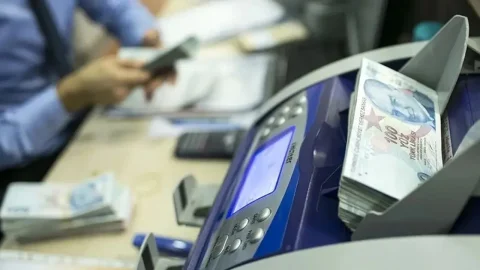 Erken seçim iddiası: kur ve kredi adımı mı