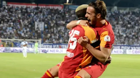 Galatasaray deplasmanda Erzurumspor'u 4-0 yendi