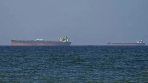 Hürmüz Boğazı'nda bir ADNOC gemisi daha hedef alındı