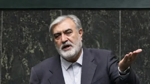İranlı yetkiliden ABD'ye tehdit: 'Güç diliyle zorlayacağız'