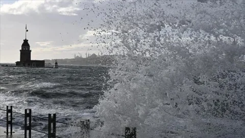 İstanbul'da hafta sonu kuvvetli rüzgâr bekleniyor