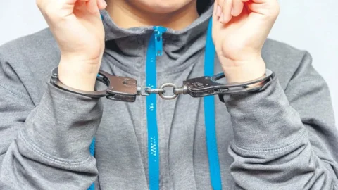 İsveç'te cezai ehliyet yaşı 14 olarak belirlendi