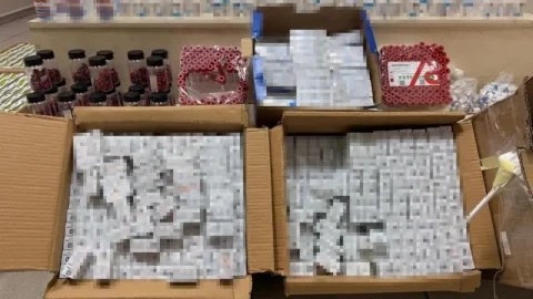 İzmir'de kaçak kas geliştirme ilaçlarına operasyon: 11,2 milyon lira değerinde ürün ele geçirildi