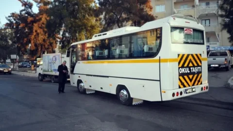 İzmir'de servis ücretlerine yüzde 20 zam