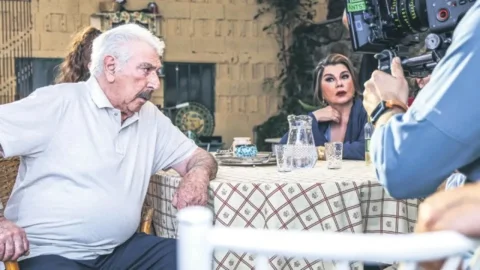 Kahkahalar '2 Aile Arasında' setine yansıdı