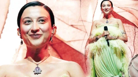 Melike Şahin doğum öncesi Harbiye Açıkhava'da veda konseri verdi