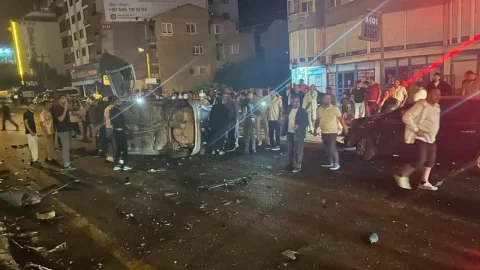 Orhangazi'de kırmızı ışık ihlali zincirleme kazaya yol açtı: 1'i ağır 5 yaralı