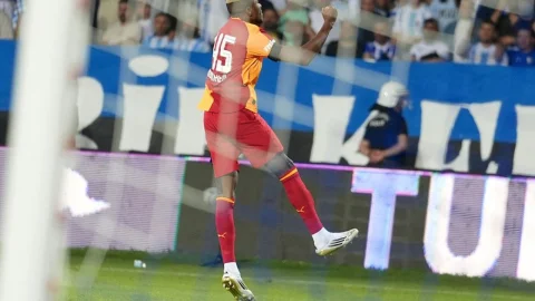 Osimhen Erzurumspor maçında öne çıktı
