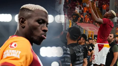Osimhen maç sonunda tribünlere gidip taraftarlarla görüştü