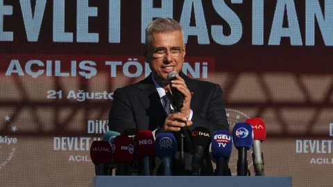 Sağlık bakanı Kemal Memişoğlu İzmir'e bin 800 yataklı Tınaztepe Şehir Hastanesi müjdesi