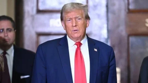 Trump: Hürmüz Boğazı'nı çok yakında Amerikan toprağı ilan edeceğim