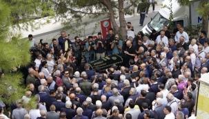 Burhan Özfatura son yolculuğuna uğurlandı