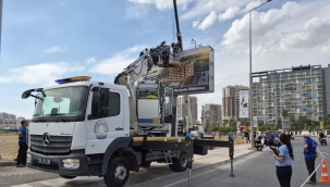 İzmir Büyükşehir'den reklam panolarına ilişkin açıklama: İncelemeler sonucunda kamu görevi yerine getirildi