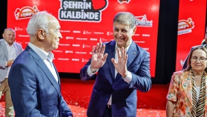 İzmir'in 95 yıllık çınarı kapılarını açtı