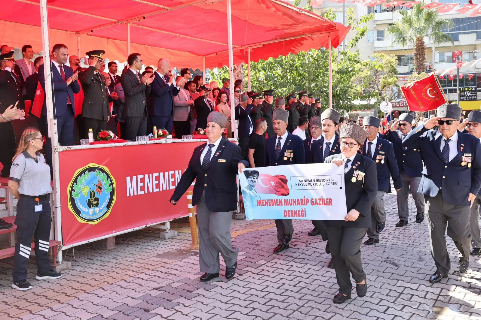 Kurtuluş coşkusu Menemen'i sardı