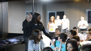 Astronot Aisha Bowe, Çiğli'de geleceğin uzay bilimcileriyle buluştu