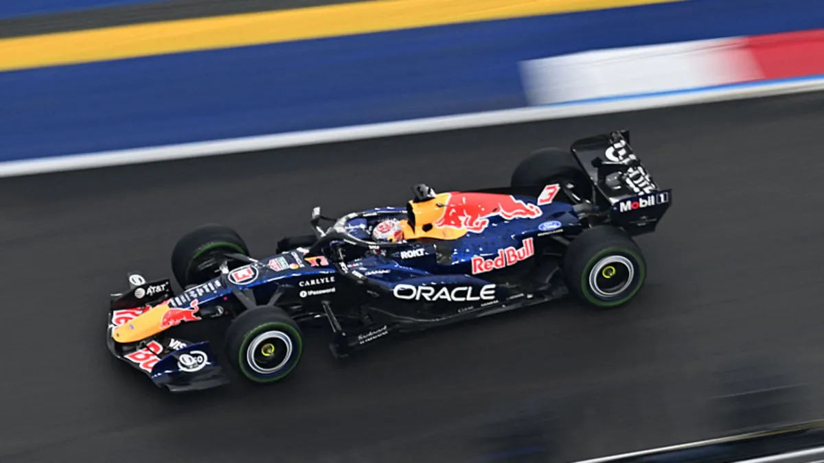 Formula 1 Singapur Grand Prix'sinde sprint yarışını Max Verstappen kazandı